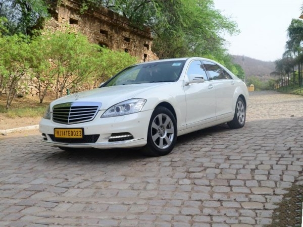 Experience True Luxury Travel with SDM Cabs Innova Crysta